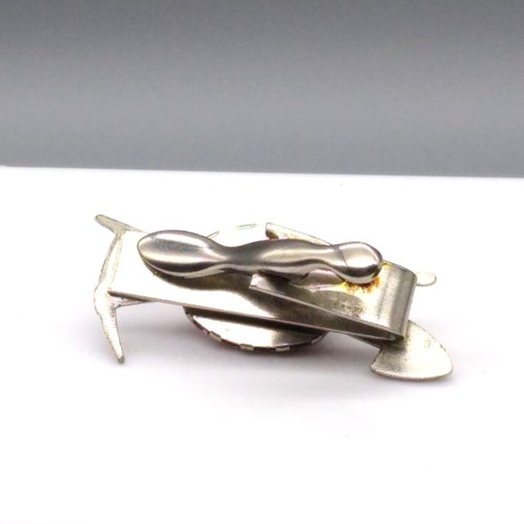 Vintage Miner Tie Clip, Banded Agate Cabochon with Silver Tone Crossed Pick Axe - Picture 4 of 5